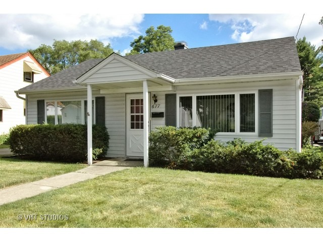 677 Columbia Ave, Elgin, IL 60120 photo 10