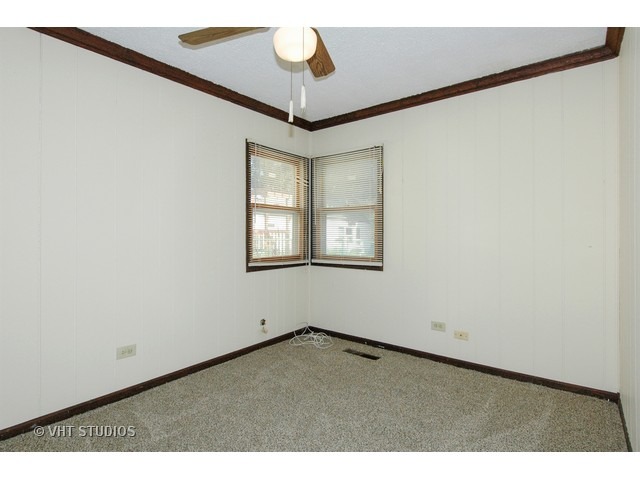 677 Columbia Ave, Elgin, IL 60120 photo 6