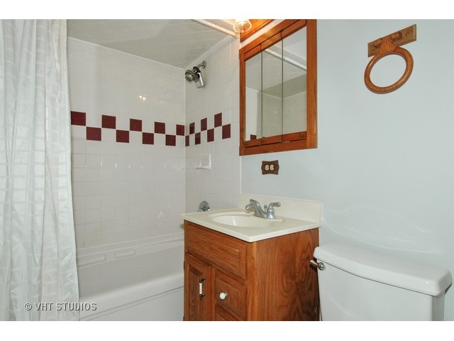 677 Columbia Ave, Elgin, IL 60120 photo 7