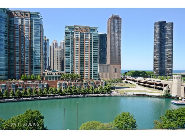 420 E Waterside Dr #613, Chicago, IL 60601 photo 14