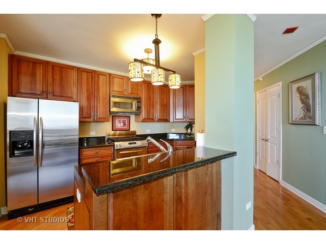 420 E Waterside Dr #613, Chicago, IL 60601 photo 4