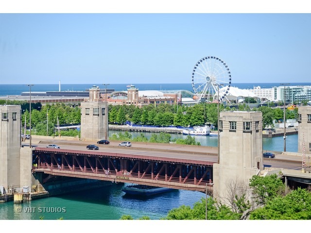 420 E Waterside Dr #613, Chicago, IL 60601 photo 13
