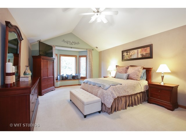 665 Spruce Tree Dr, Cary, IL 60013 photo 16