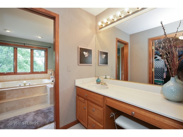 665 Spruce Tree Dr, Cary, IL 60013 photo 17