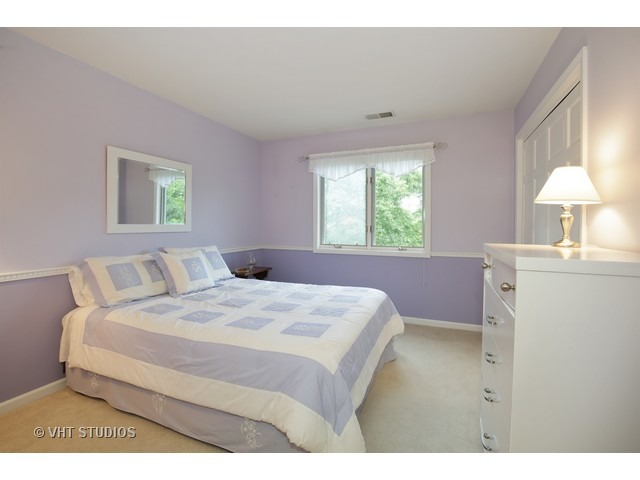 665 Spruce Tree Dr, Cary, IL 60013 photo 21