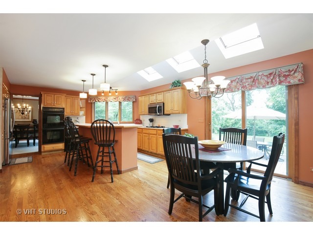 665 Spruce Tree Dr, Cary, IL 60013 photo 6