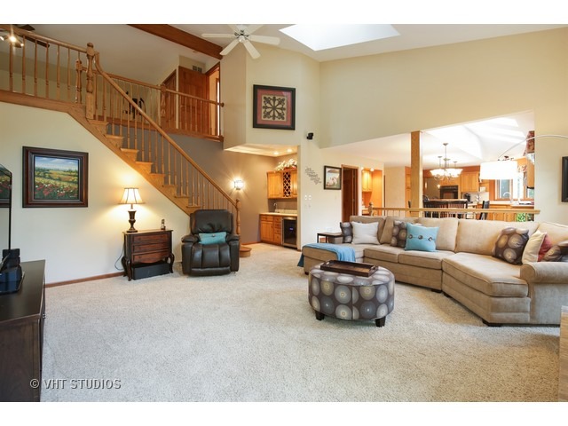 665 Spruce Tree Dr, Cary, IL 60013 photo 9