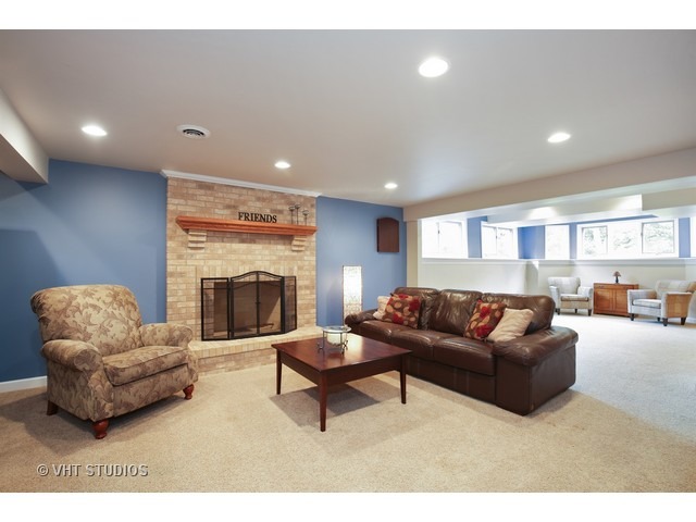 665 Spruce Tree Dr, Cary, IL 60013 photo 13