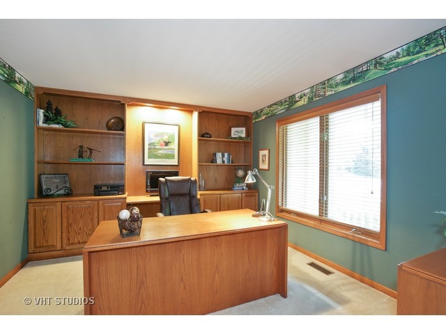 665 Spruce Tree Dr, Cary, IL 60013 photo 10