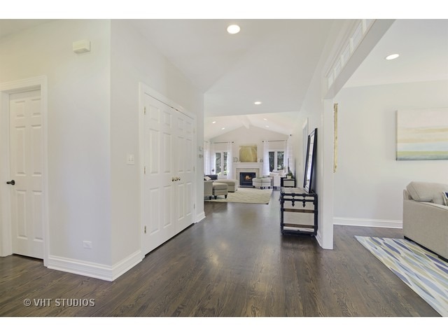 708 Apple Tree Ln, Glencoe, IL 60022 photo 2