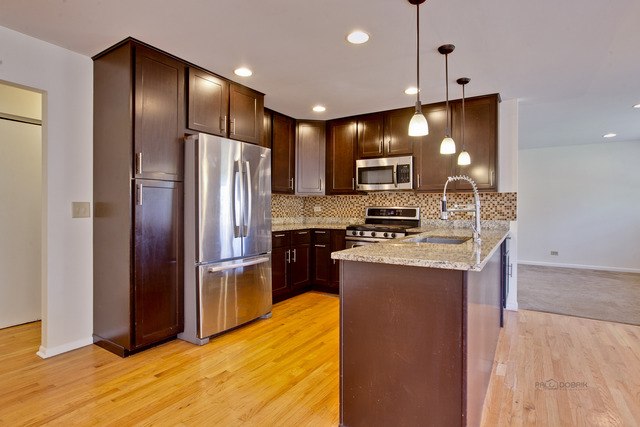 3789 N Alder Dr, Hoffman Estates, IL 60192 photo 2