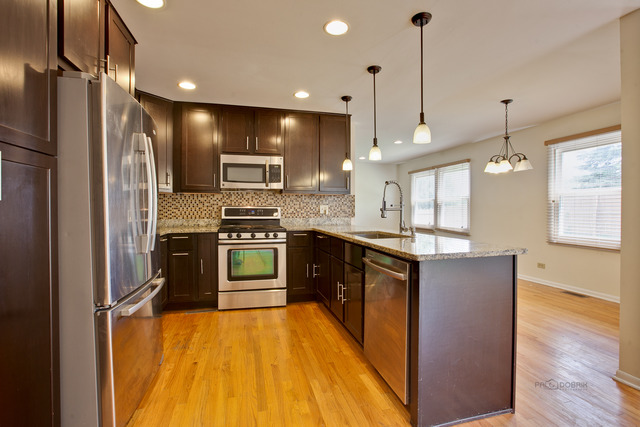 3789 N Alder Dr, Hoffman Estates, IL 60192 photo 3