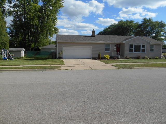 1221 Shuler St, Elgin, IL 60123 photo 1