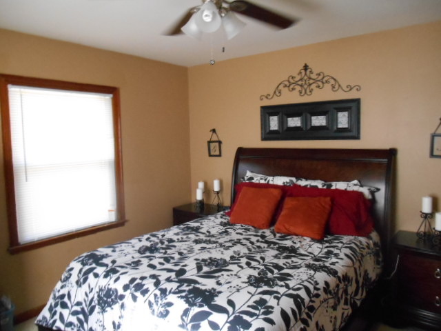 1221 Shuler St, Elgin, IL 60123 photo 8