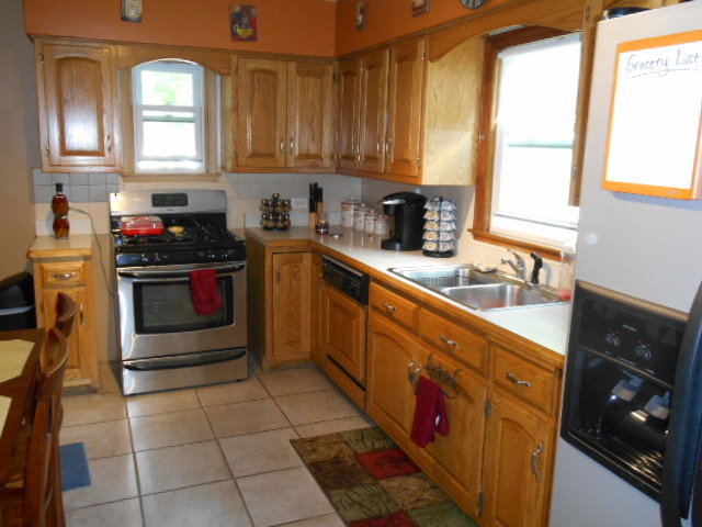 1221 Shuler St, Elgin, IL 60123 photo 6