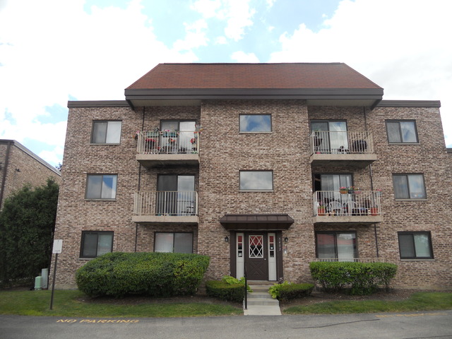 5402 Chateau Dr #3, Rolling Meadows, IL 60008 photo 1