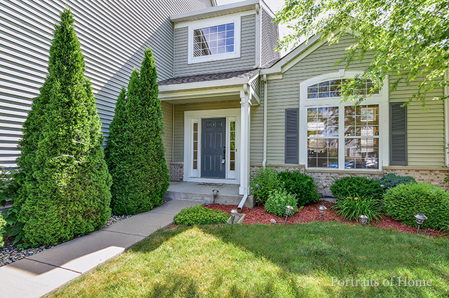 2714 Stonebridge Dr, Plainfield, IL 60586 photo 2