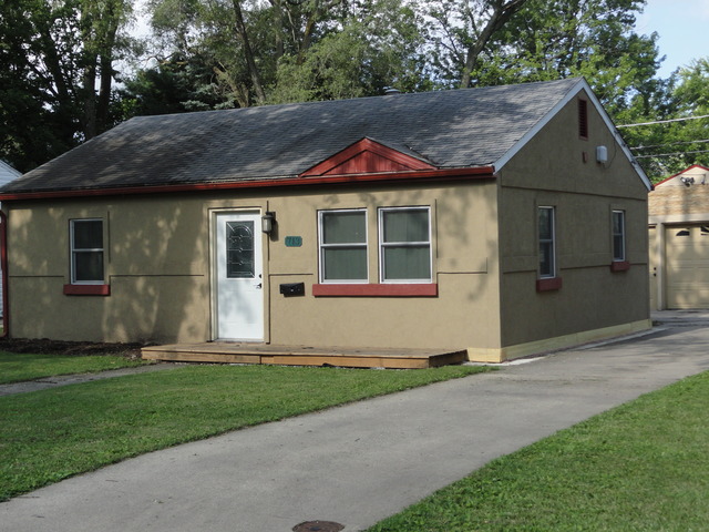 713 Webster Circle North E, Kankakee, IL 60901 photo 2