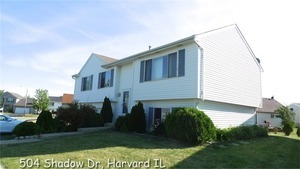 504 Shadow Dr, Harvard, IL 60033 photo 2