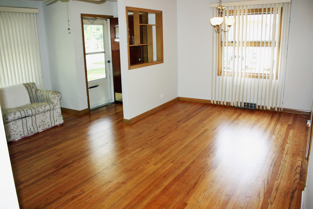 850 Ford Ave, Elgin, IL 60120 photo 4