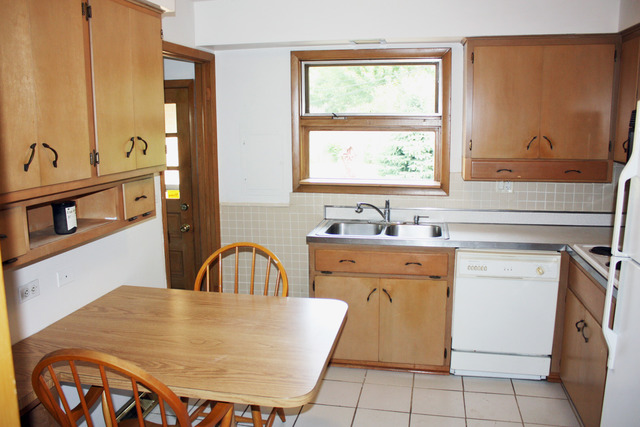 850 Ford Ave, Elgin, IL 60120 photo 5