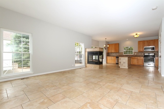 255 Butler Dr, Bartlett, IL 60103 photo 9