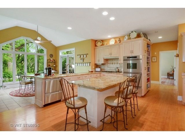 23 W306 Hampton Cir, Naperville, IL 60540 photo 10