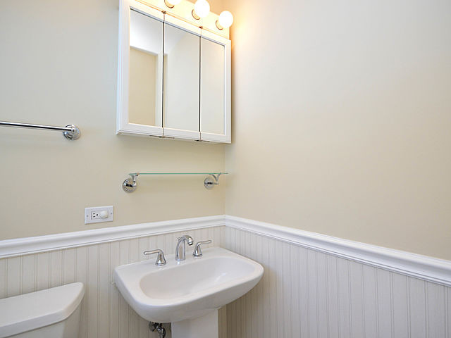 245 Washington Rd, Glenview, IL 60025 photo 13