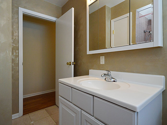 245 Washington Rd, Glenview, IL 60025 photo 14