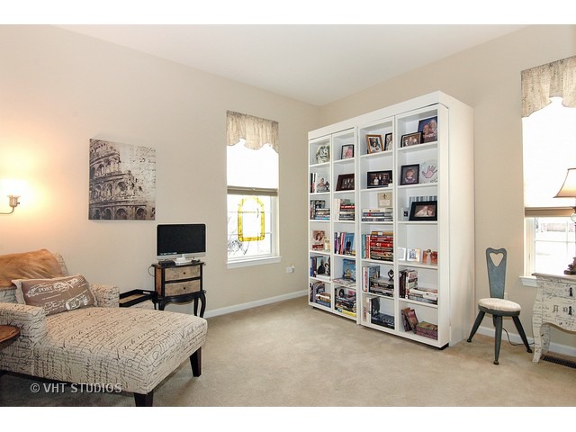 1004 Riviera Dr, Elgin, IL 60124 photo 15