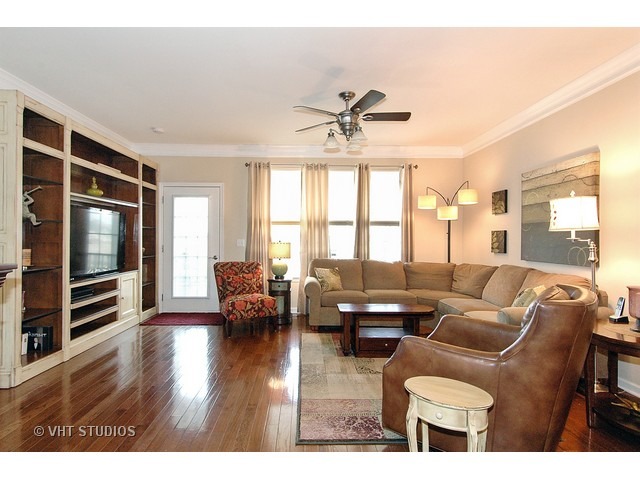 1004 Riviera Dr, Elgin, IL 60124 photo 12
