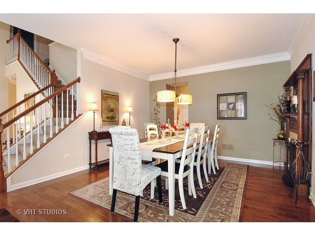 1004 Riviera Dr, Elgin, IL 60124 photo 9