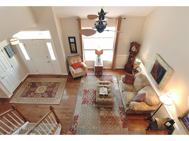1004 Riviera Dr, Elgin, IL 60124 photo 5