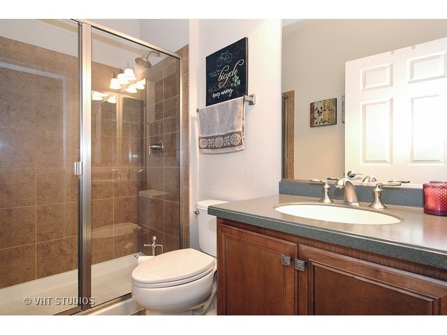 1004 Riviera Dr, Elgin, IL 60124 photo 21