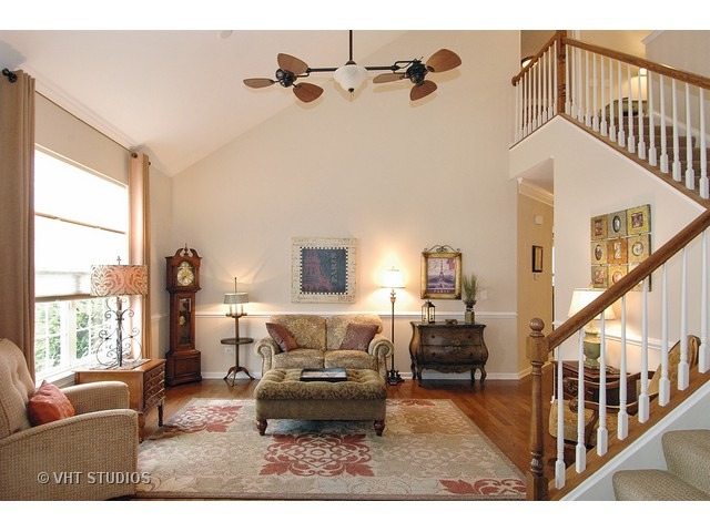 1004 Riviera Dr, Elgin, IL 60124 photo 4