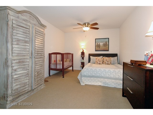 1004 Riviera Dr, Elgin, IL 60124 photo 20