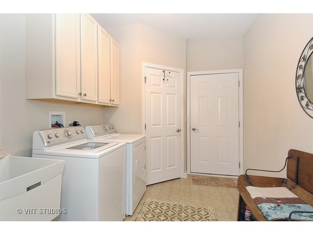 1004 Riviera Dr, Elgin, IL 60124 photo 23