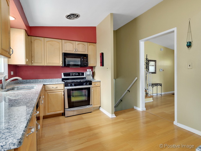 1120 Wakeman Ave, Wheaton, IL 60187 photo 8
