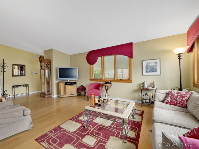 1120 Wakeman Ave, Wheaton, IL 60187 photo 3