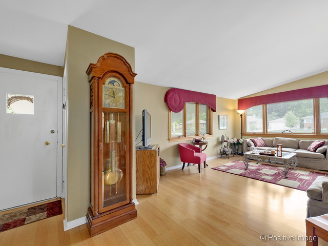 1120 Wakeman Ave, Wheaton, IL 60187 photo 4