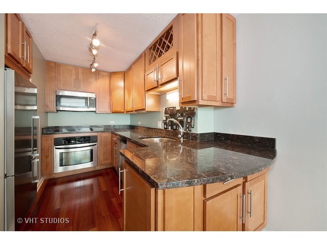 2728 N Hampden Ct #1305, Chicago, IL 60614 photo 4