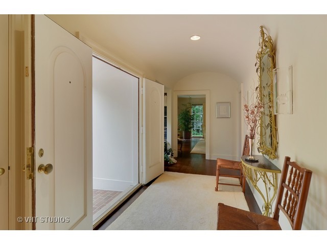 830 Normandy Ln, Glenview, IL 60025 photo 3
