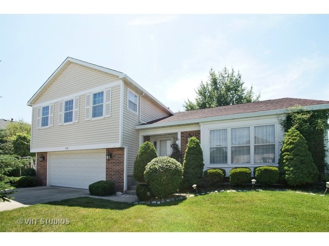610 Yardley Ln, Hoffman Estates, IL 60169 photo 1