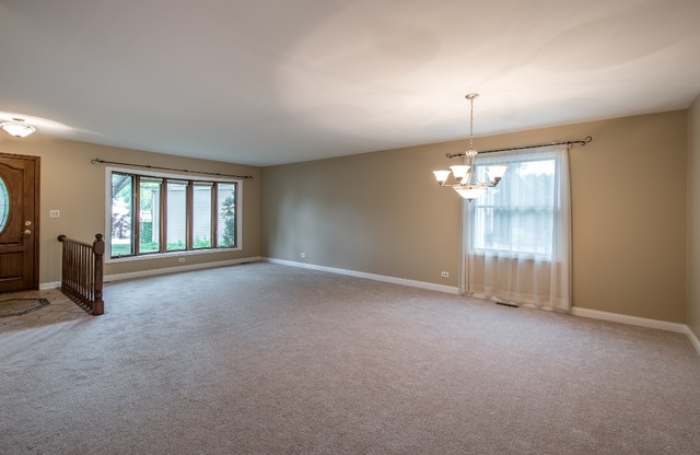 690 Randi Ln, Hoffman Estates, IL 60169 photo 5