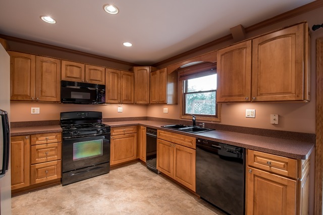 690 Randi Ln, Hoffman Estates, IL 60169 photo 8