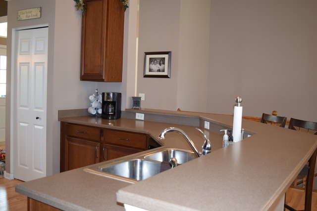 268 Monument Rd, Elgin, IL 60124 photo 7
