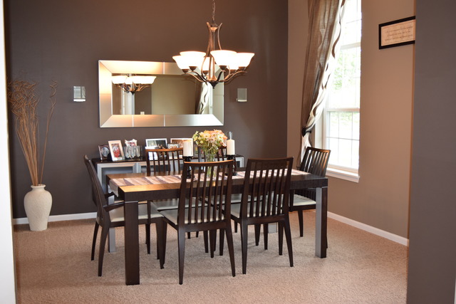 268 Monument Rd, Elgin, IL 60124 photo 4