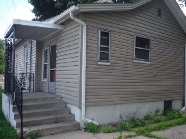 100 Deleon St, Ottawa, IL 61350 photo 1