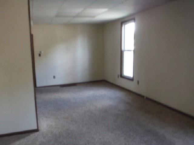 100 Deleon St, Ottawa, IL 61350 photo 5