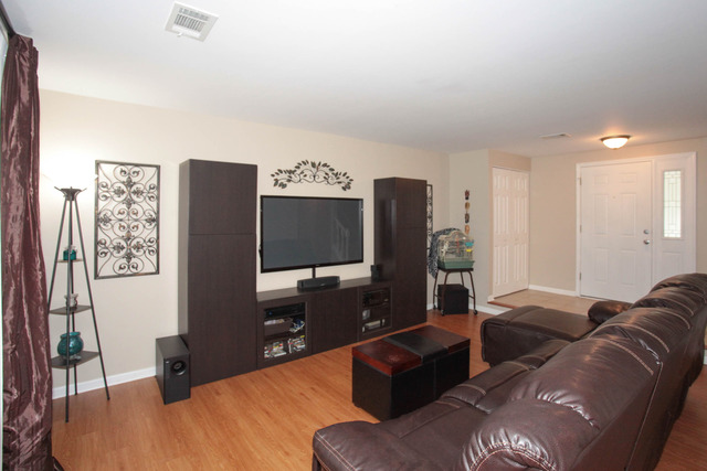 2335 Ridge Ave, Aurora, IL 60504 photo 3